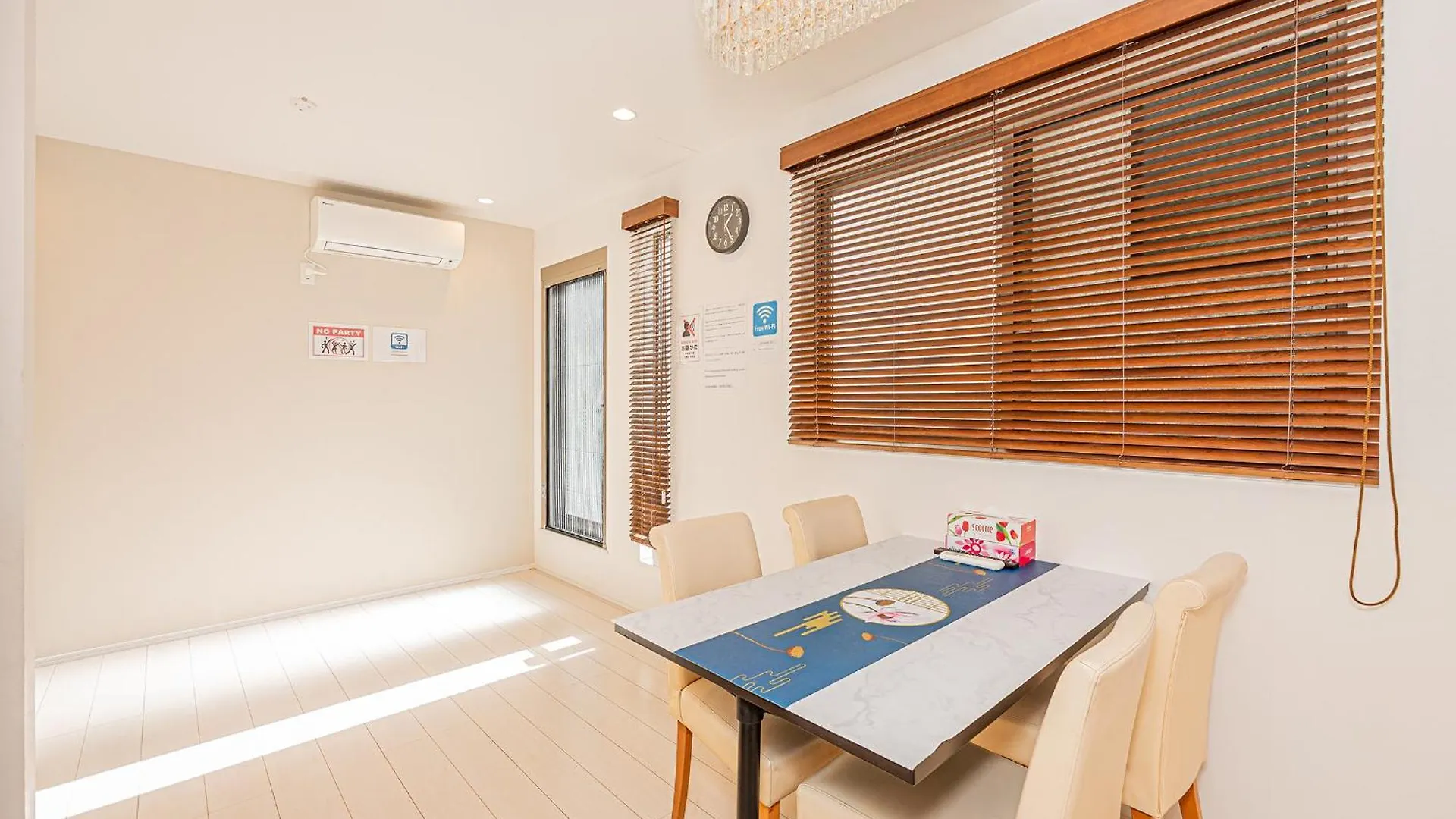 Skytreestayhotel2鐘ヶ淵駅から徒歩4分天井からskytreeが見えます 東京都