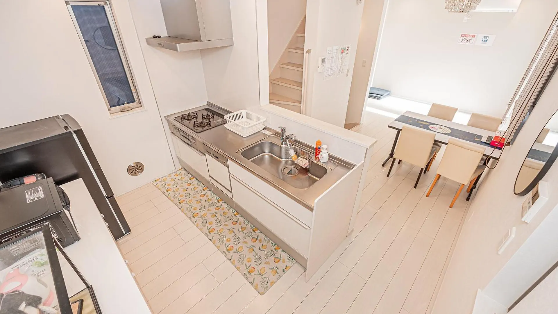 Skytreestayhotel2鐘ヶ淵駅から徒歩4分天井からskytreeが見えます 東京都