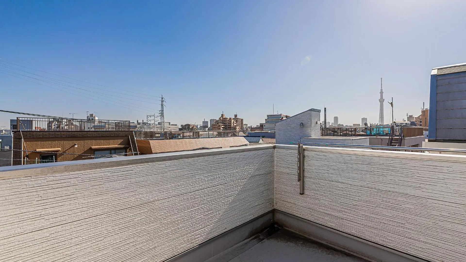 ホテル Skytreestayhotel2鐘ヶ淵駅から徒歩4分天井からskytreeが見えます 東京都