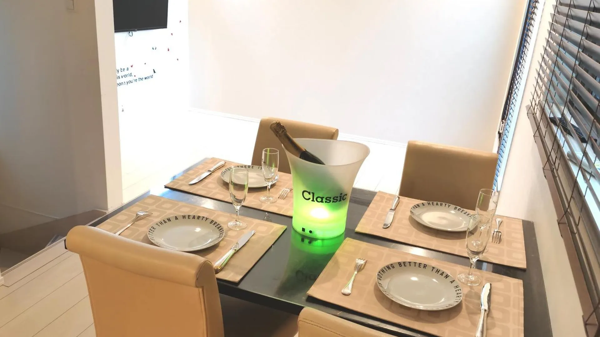 Skytreestayhotel2鐘ヶ淵駅から徒歩4分天井からskytreeが見えます 東京都
